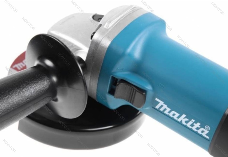 Makita 9558HNR, 840Вт